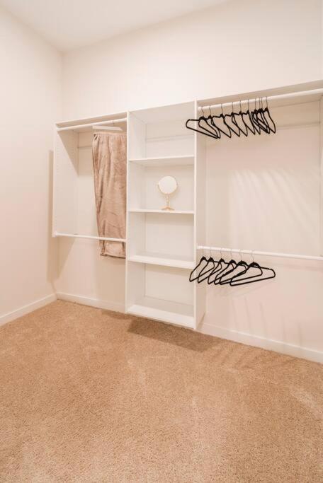 Charming Cozy Apartment With Wi-Fi & Free Parking تشارلوت المظهر الخارجي الصورة