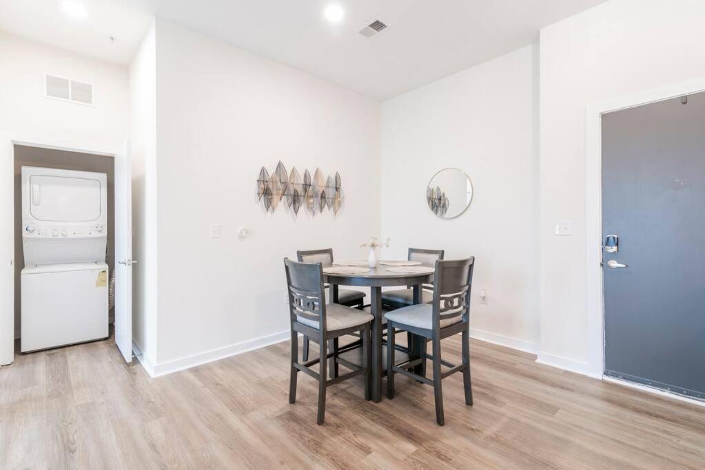 Charming Cozy Apartment With Wi-Fi & Free Parking تشارلوت المظهر الخارجي الصورة